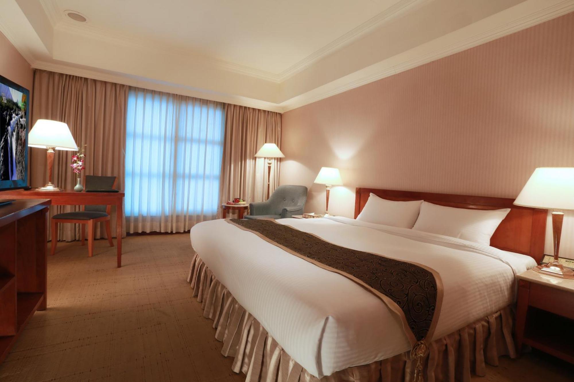 Grand Boss Hotel Yilan Exterior foto